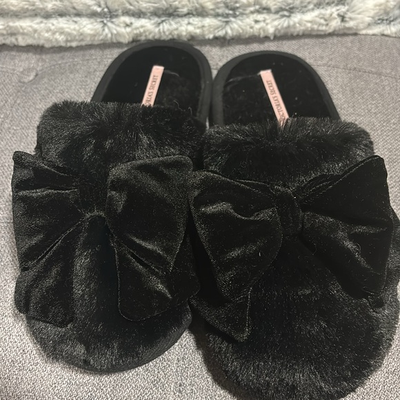Victoria’s Secret slippers - Picture 2 of 4